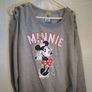 Minnie Mouse sweatshirt. T3